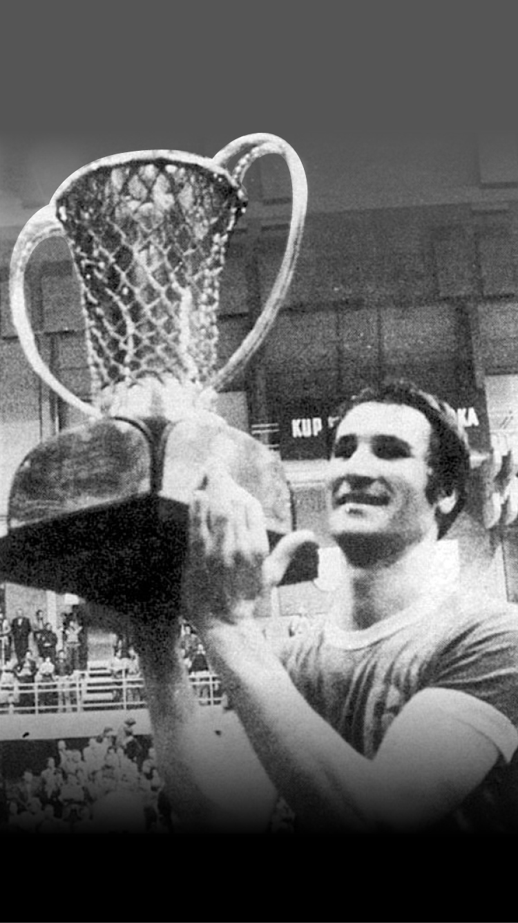 Tal Brody raising European Cup 1977